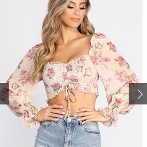Windsor Drawn to Florals crop top size M New NWT